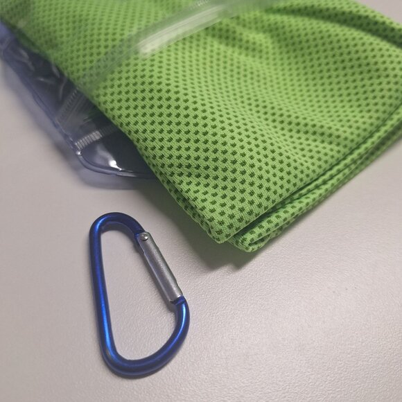 YQXCC Cooling Towel Carabiner Polyester Soft Lightweight Quick Dry Reusable Gree - Picture 5 of 5